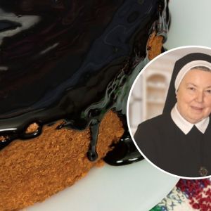 biszkopt z jabłkami