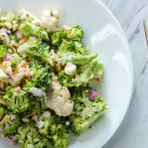 surówka z kalafiora i brokułu