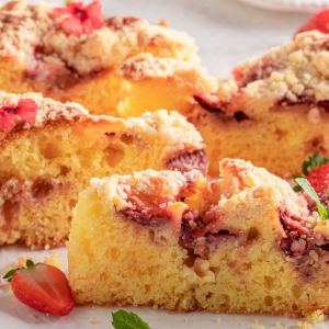 ciasto ucierane z truskawkami