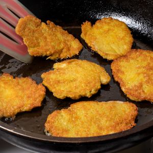 ile jajek dodać do placków ziemniaczanych