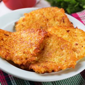 placki ziemniaczane z bitą śmietaną