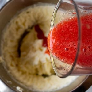 truskawkowy krem do tortów i ciast