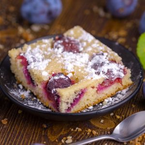 placek ze śliwkami i serem