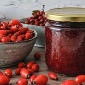 konfitury z owocu dzikiej róży