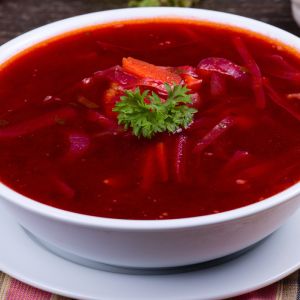 barszcz czerwony z pieczonych buraków
