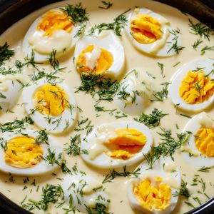 jajka w sosie musztardowym