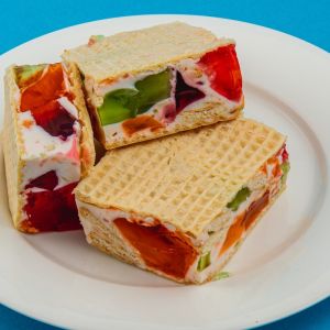 wafle z galaretką