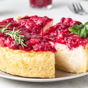Sernik z żurawiną