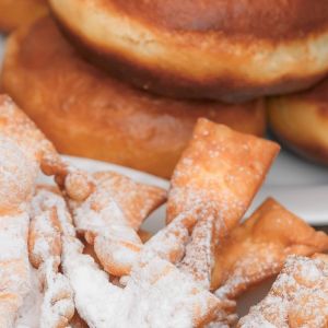 tłusty czwartek - pączki i faworki