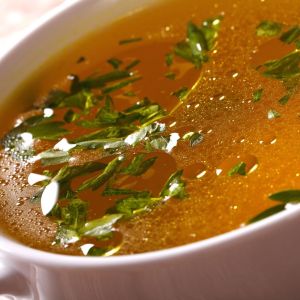 czeski rosół z kluskami z wątróbki