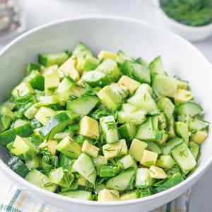 surówka z awokado i ogórka Afrodyta