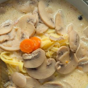 pyszna zupa pieczarkowa