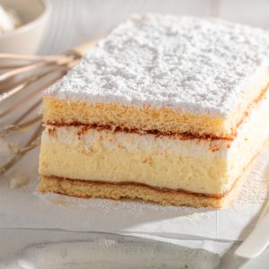 ciasto na komunię - kremówka w wersji premium