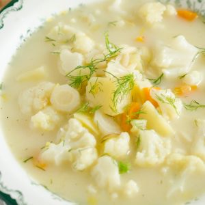 zabielana zupa kalafiorowa
