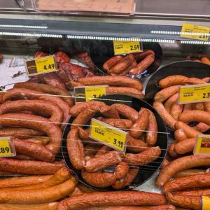 kiełbasa niskiej jakości