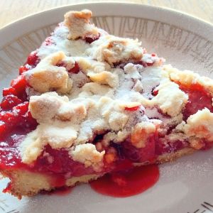 ciasto kruche z truskawkami i kruszonką
