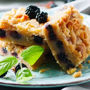 ciasto kruche z jeżynami i kruszonką