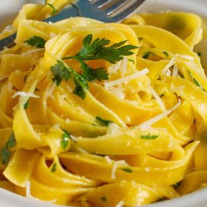 Pasta al burro e parmigiano