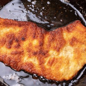 kotlety schabowe pod pokrywką