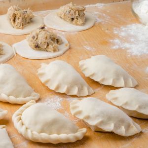 jak lepić pierogi