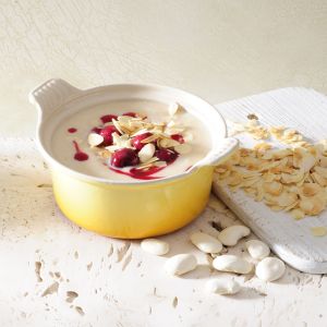 Zupa fasolow ana słodko, z ryżem i wiśniami