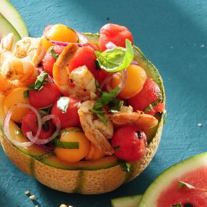 Sałatka z arbuzem, melonem i krewetkami