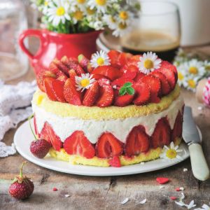 Biszkopt z truskawkami