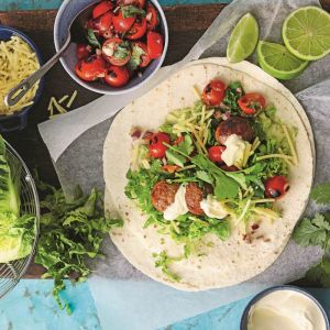 Tortilla z mięsem mielonym - klopsikami