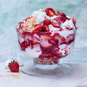 Deser  z bitą śmietaną