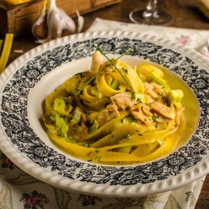 Makaron z kurczakiem w sosie curry