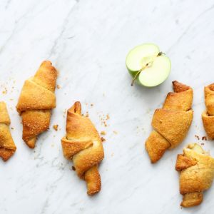 Rogaliki z jabłkami