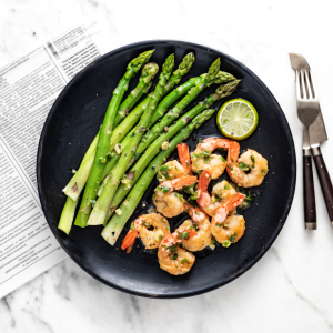 Krewetki ze szparagami