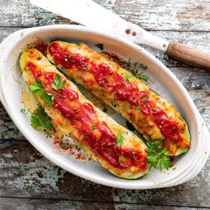 Cukinia faszerowana warzywami