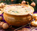 Mazowiecka zupa grochowa ze śliwkami