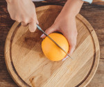 Pomarańcza - krojenie na pół