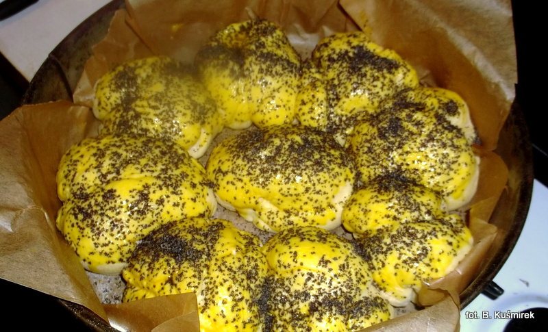 buleczki_drozdzowe_z_makiem