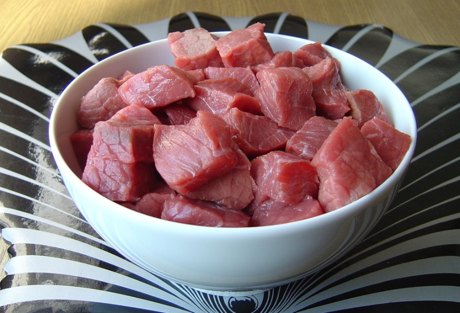 pikantna_zupa_gulaszowa_z_pieczarkami