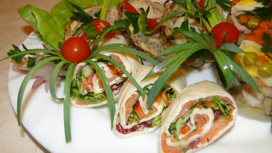 Tortilla z łososiem wędzonym Przepis na tortilla z łososiem wędzonym