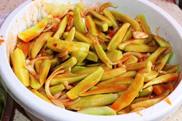 ogorki_w_zalewie_pomidorowej