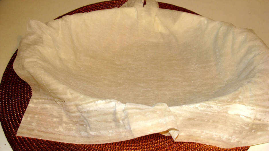 zapiekanka_w_ciescie_filo_z_suszonymi_pomidorami_wedzona_szynka_i_serem_ricotta