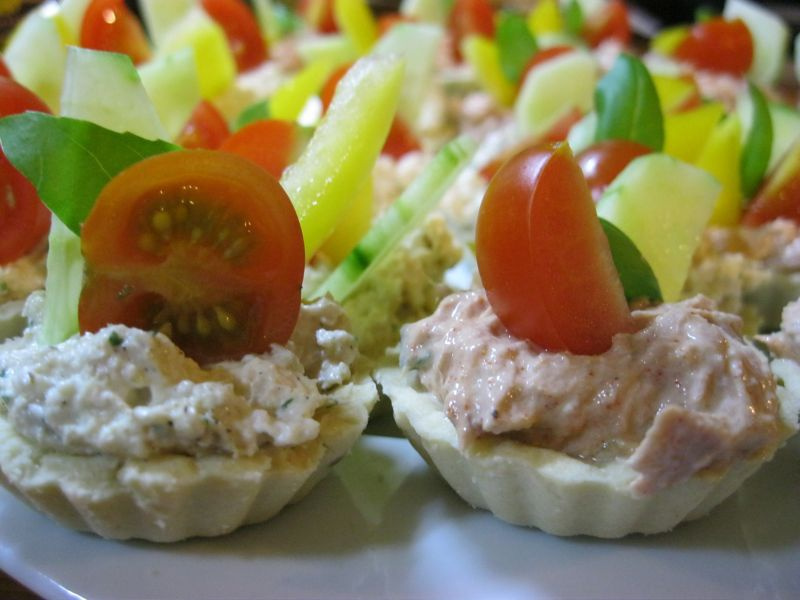 czosnkowo_ziolowe_babeczki_z_pasta_drobiowa_i_tunczykowa