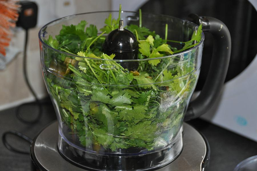 pikantny_dip_z_kolendry