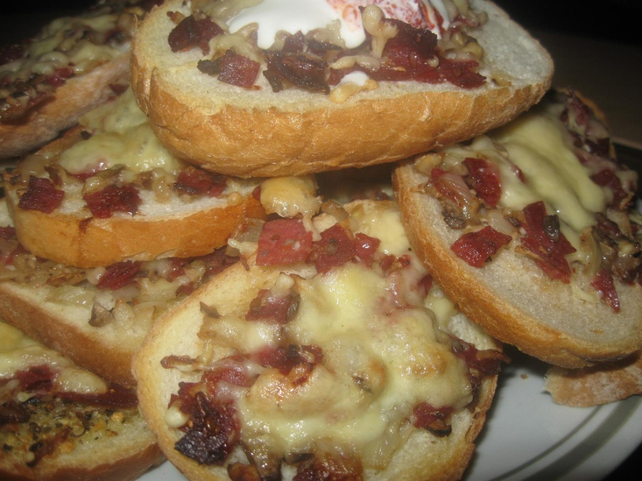 Zapiekanki z salami przepis Mojegotowanie.pl