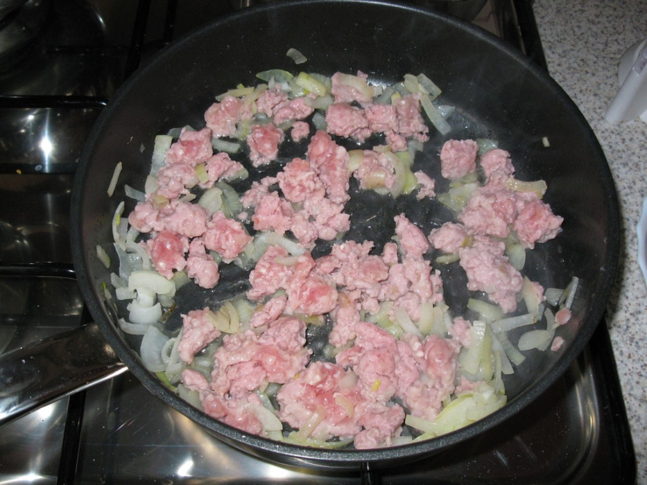 makaron_penne_z_miesem_w_sosie_slodko_kwasnym