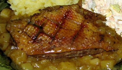 piers_z_kaczki_duszona_z_zubrowka_i_jablkami