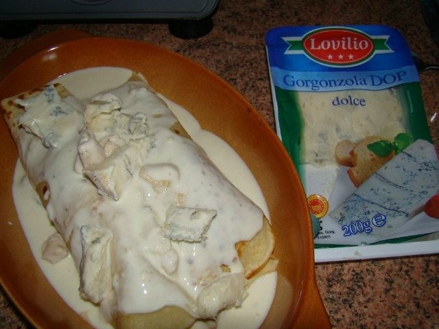 nalesniki_pod_gorgonzola