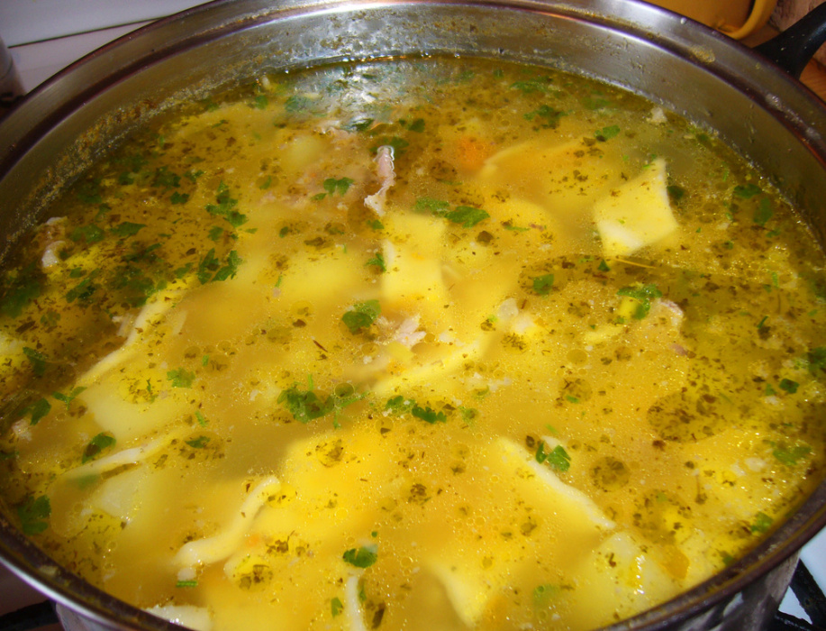 zupa_fasolowa_z_lazankami_wg_przepisu_mojej_babci