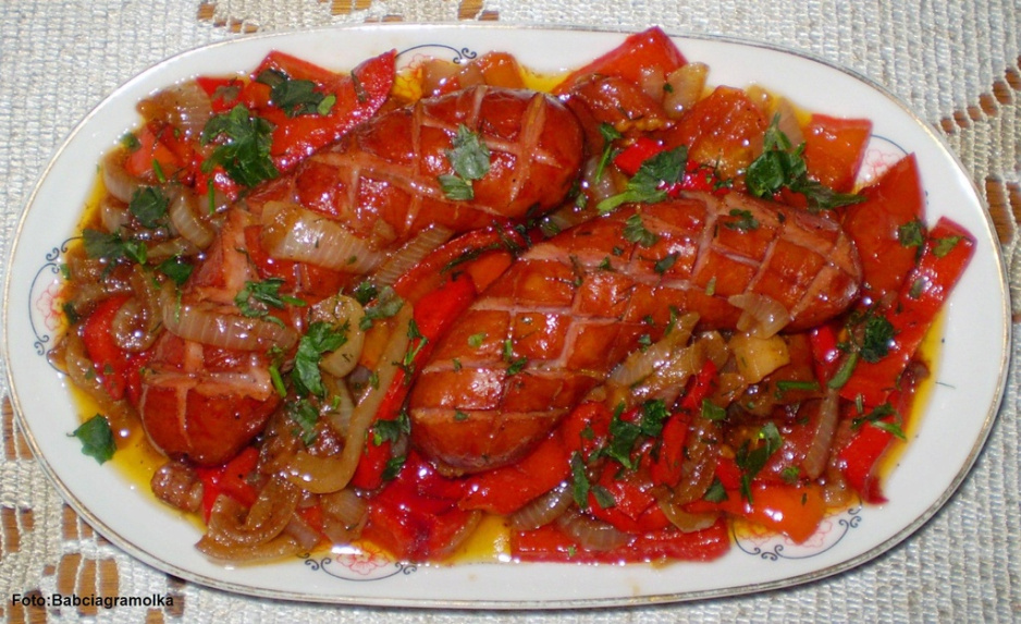 kielbasa_podsmazana_duszona_w_cebuli_z_papryka