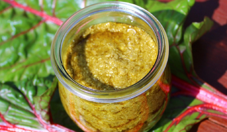 pesto z botwinki przepis