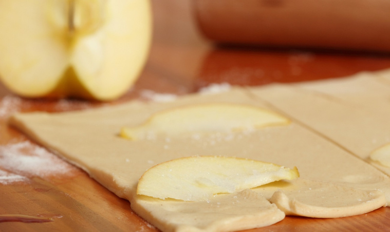 ciasto francuskie z jabłkami